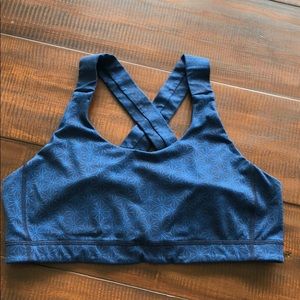 Lululemon sports bra size 12